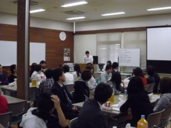 学生会長　大羽偉誠さんによる開会の挨拶の写真