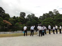京都御所の庭園を視察