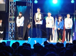 銀賞を受賞しメダルを授与された柴田さん