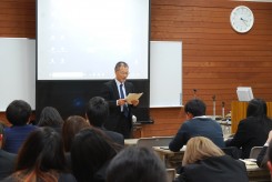 最後は今西学長から講評