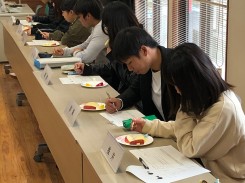 リンゴの味比べ（食味テスト）