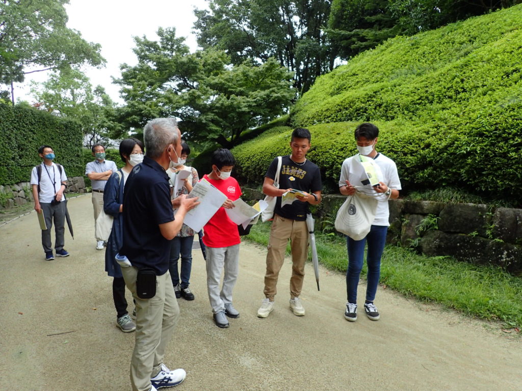 白鳥庭園