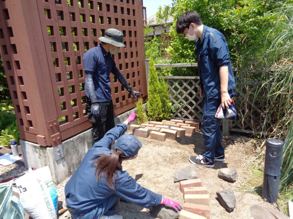 学内花壇植栽