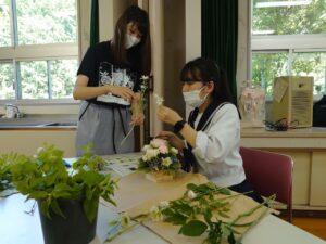 花と緑の連携授業の様子