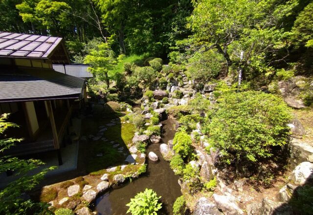 禅昌寺庭園 萬歳洞全景