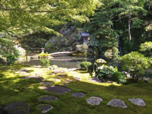 慈恩禅寺　荎草園　池泉