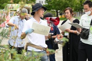 植栽されているハーブについて説明