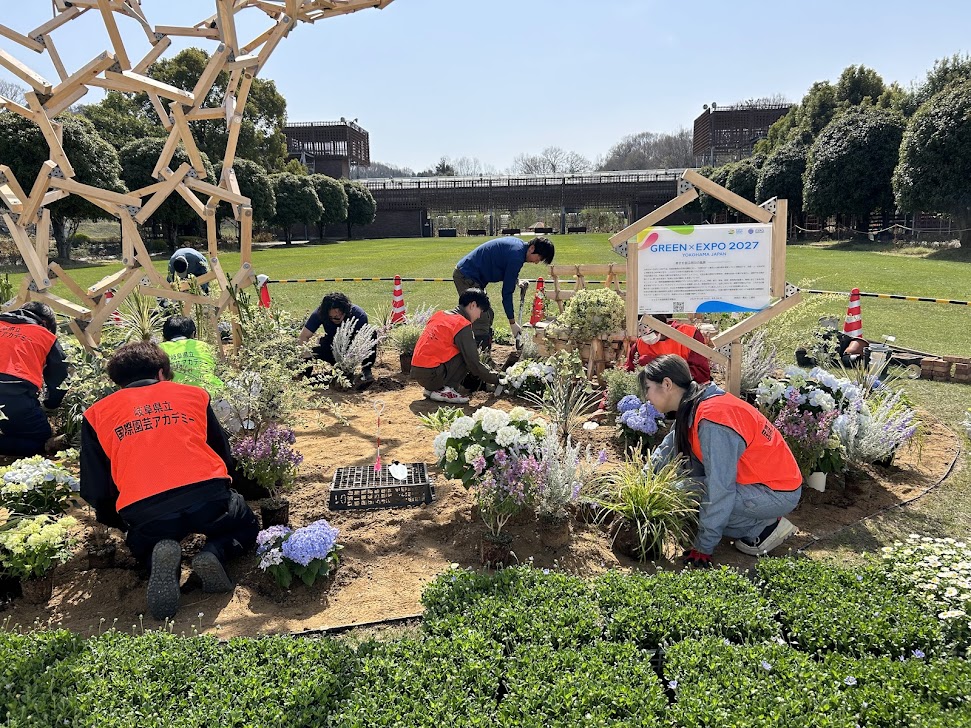 学生のボランティア参加《第42回全国都市緑化ぎふフェア関連》 | 専門